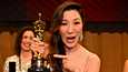 Everything Everywhere All at Once sai yhteensä seitsemän Oscaria. Michelle Yeoh voitti parhaan naispääosan palkinnon.