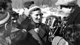 Siiri Rantanen median ympäröimänä Cortina d’Ampezzon olympialaisissa vuonna 1956.