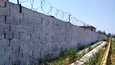 Venäjän Dagestanissa sijaitsevan rangaistus­siirtolan muuri elokuun alussa.