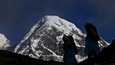 Annapurna I on maailman kymmeneksi korkein vuorenhuippu. Kuvassa näkyvä Hiunchulin huippu Annapurnan vuoristossa Keski-Nepalissa. Huippu sijaitsee Annapurnan eteläosan jatkella.