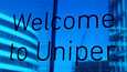 ”Tervetuloa Uniperiin” kehottaa teksti Uniperin pääkonttorin seinässä Dûsseldorfissa. Saksan hallitus päätti kansallistaa yhtiön ostamalla Fortumin osakkeet turvatakseen kaasun tuonnin saksalaisille.
