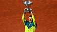Rafael Nadal nosti jälleen Roland Garros -turnauksen maljaa.