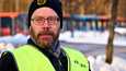 Kuljettaja Petri Mutanen toimi lakkovahtina Ilmalan bussivarikolla torstaina 2. maaliskuuta.