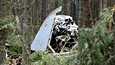 Hawk-kone syöksyi maahan Keuruulla maanantaina iltapäivällä. Pudonnut hävittäjä onnettomuuspaikalla tiistaina. 