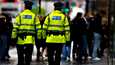 Kyseessä uskotaan olevan ensimmäinen kerta, kun transnainen on tuomittu naisten raiskaamisesta Skotlannissa. Kuvassa poliiseja Glasgow’ssa joulukuussa vuonna 2007.