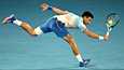 Novak Djokovic selviytyi puolivälieriin Australian avoimessa tennisturnauksessa.