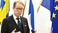 Ruotsin ulkoministeri Tobias Billström sanoo, että joutuu miettimään uudelleen sanojaan maan Nato-jäsenyyden etenemisestä. Billström Espoon Hanasaaressa helmikuussa.