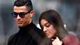 Cristiano Ronaldo puolisonsa Georgina Rodríguezin kanssa.