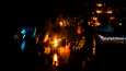 Ukrainassa juhlitaan joulua mahdollisesti kynttilöiden valossa, kertoi Ukrainan presidentti Volodymyr Zelenskyi Yhdysvaltojen kongressille keskiviikkona. ”Ei sen vuoksi, että se on romanttisempaa, vaan sen takia, ettei ole sähköä. Miljoonilla ei ole lämmitystä, eikä juoksevaa vettä.” Kuvassa kiovalainen baari Venäjän iskuista johtuvan sähkökatkon aikaan joulukuun puolivälissä.