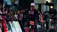 Robson Lindberg saapui tunnekuohun vallassa maaliin lauantaina Cascaisin Ironman-kilpailussa.