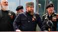 Tšetšenian sisäministeri Ruslan Alhanov, presidentti Ramzan Kadyrov ja Venäjän parlamentin jäsen Adam Delimhanov ottivat vastaan voitonpäivän paraatin Groznyissa toukokuun yhdeksäntenä.