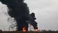 Venäjän valtiollisen öljy-yhtiön Rosneftin polttoainesäiliöt savusivat Belgorodin alueella Venäjällä huhtikuun 1. päivänä.