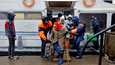 Siviilejä evakuoitiin lautoilla Venäjän miehittämästä Hersonin kaupungista Dnepr-joen eteläpuolelle viime sunnuntaina. Sieltä heidät saatettiin Krimille jatkaviin busseihin.