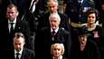 Entinen pääministeri Tony Blair (taka-alalla keskellä) vieressään vaimonsa Cherie Blair, entinen pääministeri John Major (keskellä kuvaa) vaimonsa Norma Majorin kanssa sekä vielä silloinen pääministeri Liz Truss (edessä) osallistuivat kuningatar Elisabetin hautajaisiin 19. syyskuuta 2022.