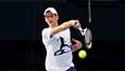 Novak Djokovic harjoitteli tiistaina Australian avoimen tennisturnauksen keskuskentällä.