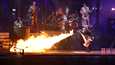 Näyttävä tulishow on Rammsteinin konserttien vakioelementti. Kuva yhtyeen konsertista Düsseldorfista viime vuodelta.