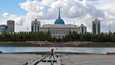 Presidentinpalatsi Kazakstanin pääkaupungissa tiistaina.