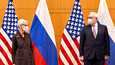 Yhdysvaltojen varaulkoministeri Wendy R. Sherman ja Venäjän varaulkoministeri Sergei Rjabkov Genevessä maanantaina 10. tammikuuta. 