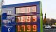 Euroalueen inflaatiota on kiihdyttänyt etenkin energian kallistuminen. Viime sunnuntaina bensiinin hinta oli liki kaksi euroa litralta Helsingin Malmilla sijaitsevalla huoltoasemalla.