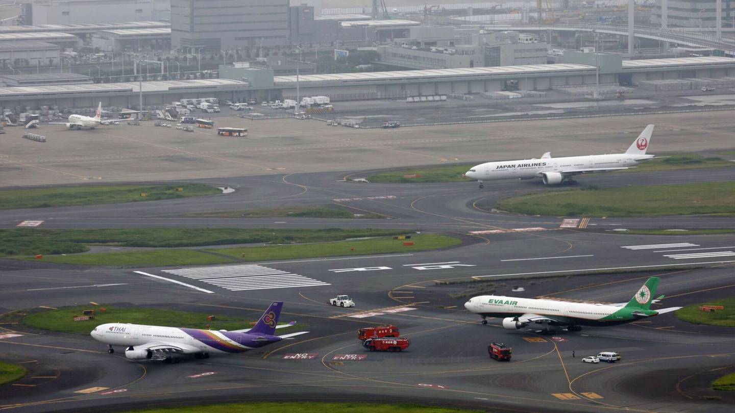 Onnettomuudet | Kaksi konetta osui toisiinsa lentokentällä Tokiossa