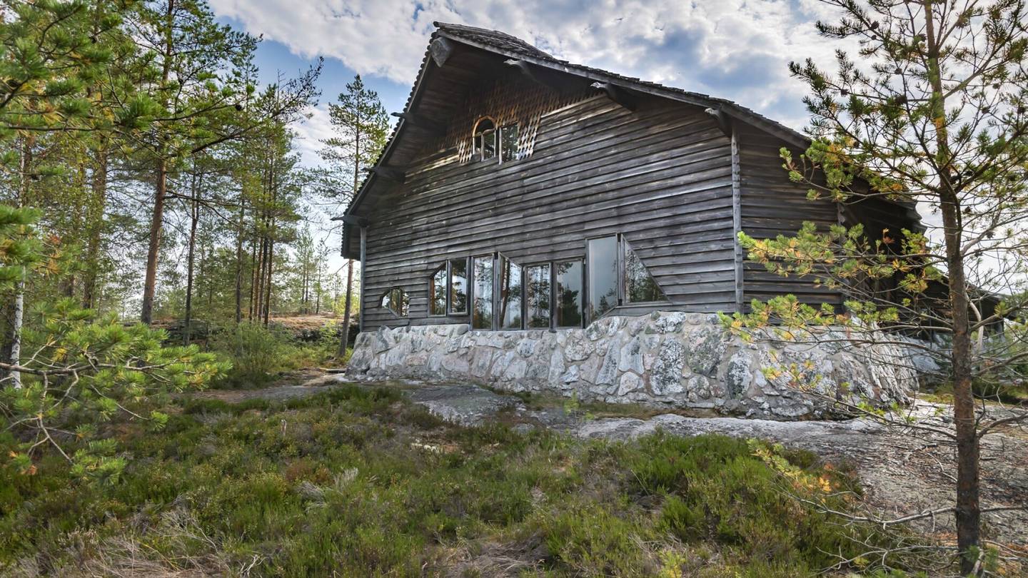 Rakennukset | Yksi Suomen erikoisimmista rakennuksista myytiin purkukuntoisena – Uusi omistaja tutkii, paljonko Pauanteesta voidaan pelastaa