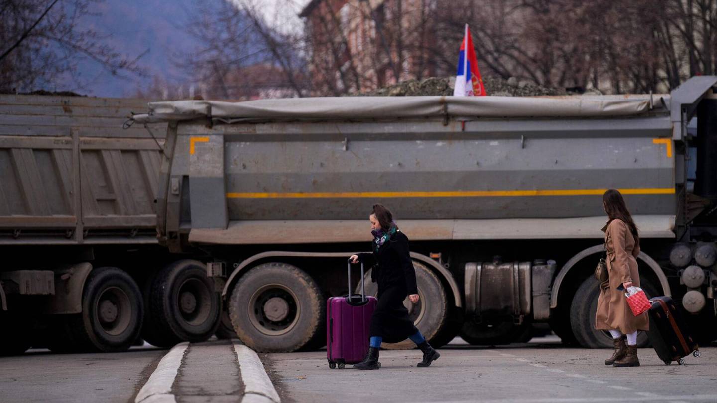 Balkan | Kosovo sulki Serbian-vastaisen raja-asemansa, Venäjä kiisti syytökset Kosovon horjuttamisesta