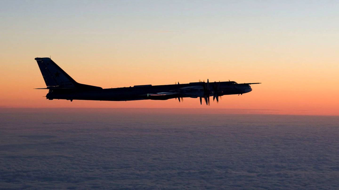 Venäjä | Oppositio­media: Tuntematon lennokki tuhosi kaksi Tupolev-pommittajaa Venäjällä