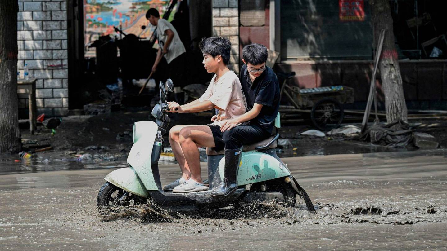 Luonnonkatastrofit | Sään ääri-ilmiöt koettelevat Kiinaa – 78 ihmistä kuollut rankka­sateissa