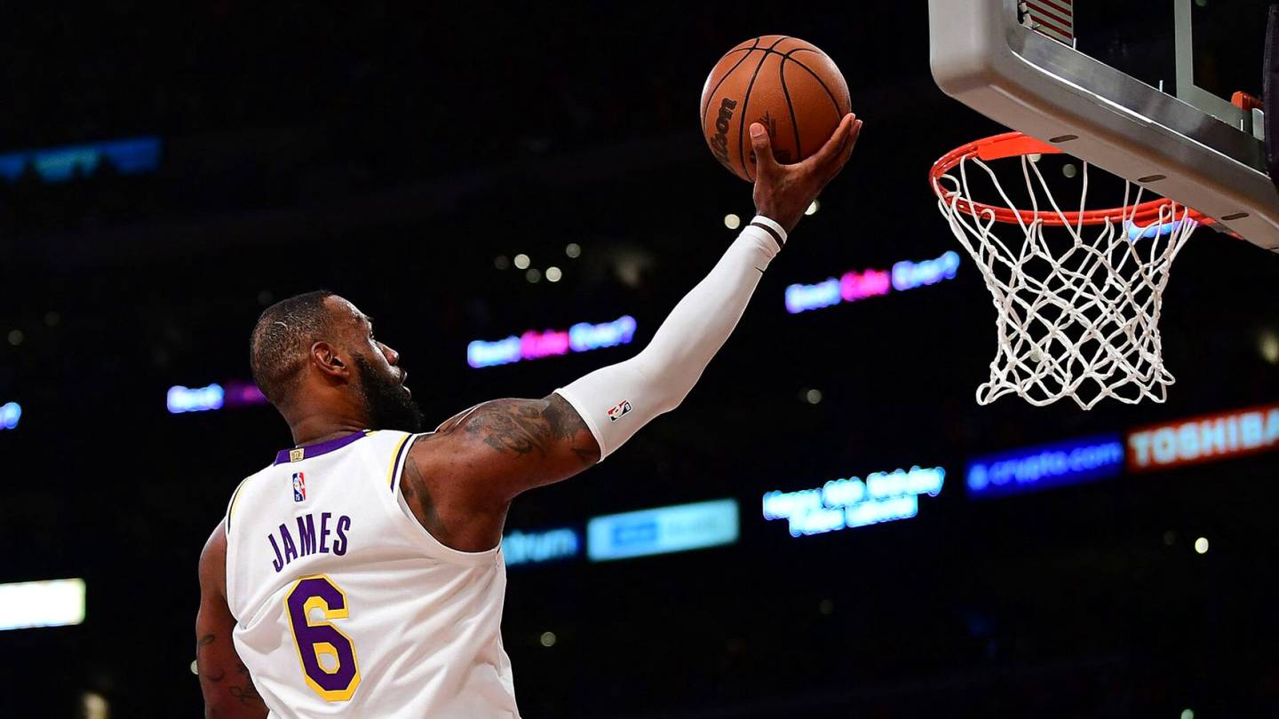 Koripallo | LeBron James ohitti Kobe Bryantin NBA:n joulutilastossa