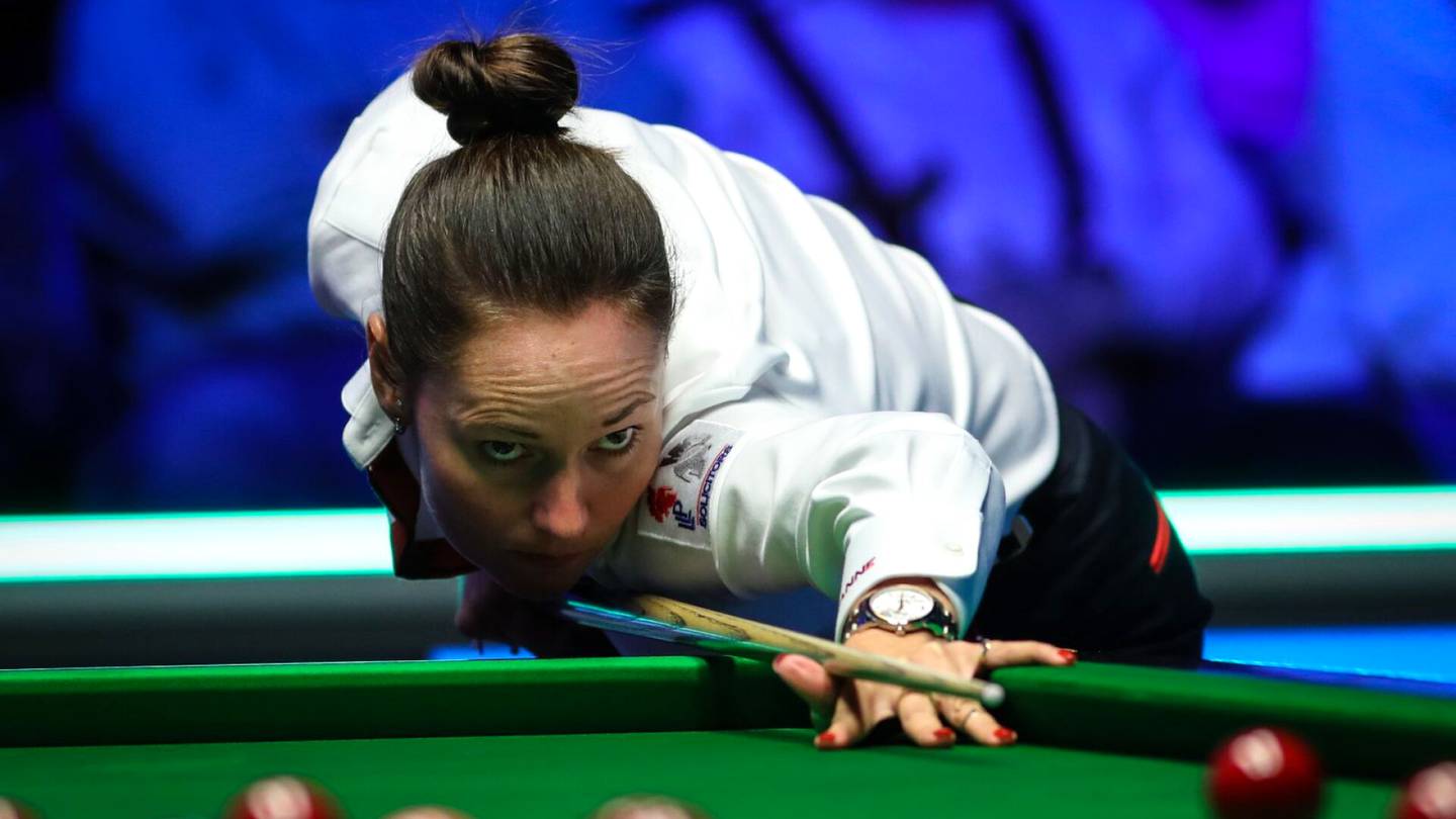 Snooker | Englannissa tehtiin snooker­historiaa, kun nais­pelaaja voitti entisen maailman­mestarin
