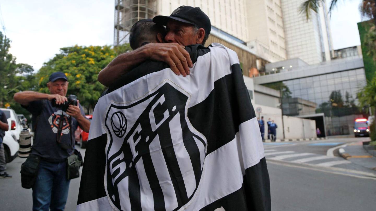 Brasilia | Pelén kuolema sai aikaan maansurun: ”Hän muutti kaiken, hän antoi äänen köyhille ja mustille”