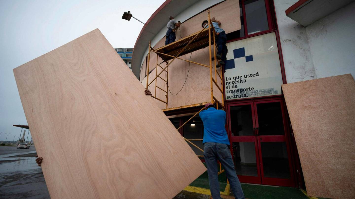 Myrskyt | Kuubassa lähes 40 000 ihmisiä evakuoitu Ian-hurrikaanin tieltä