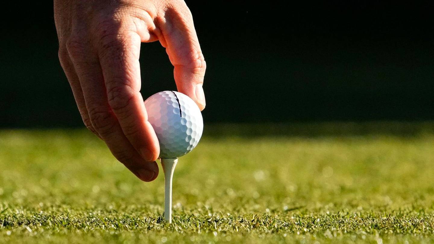 Golf | Pitkien golf­lyöntien erikois­mies täräytti lähes puolen kilometrin svingin