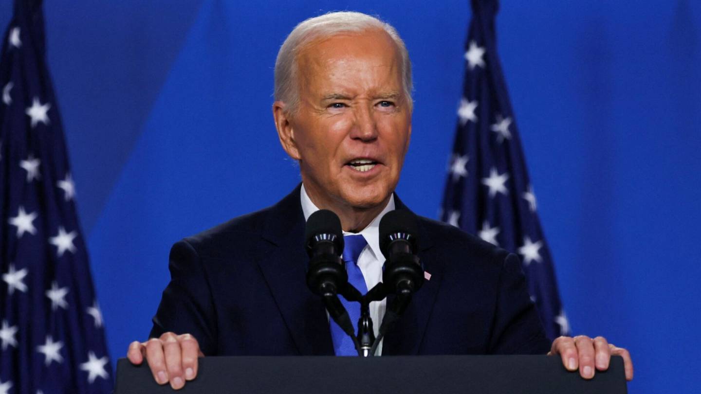 Yhdysvallat | Virheet tiedotustilaisuudessa saivat jälleen uusia demokraatteja vetämään tukensa Joe Bidenilta