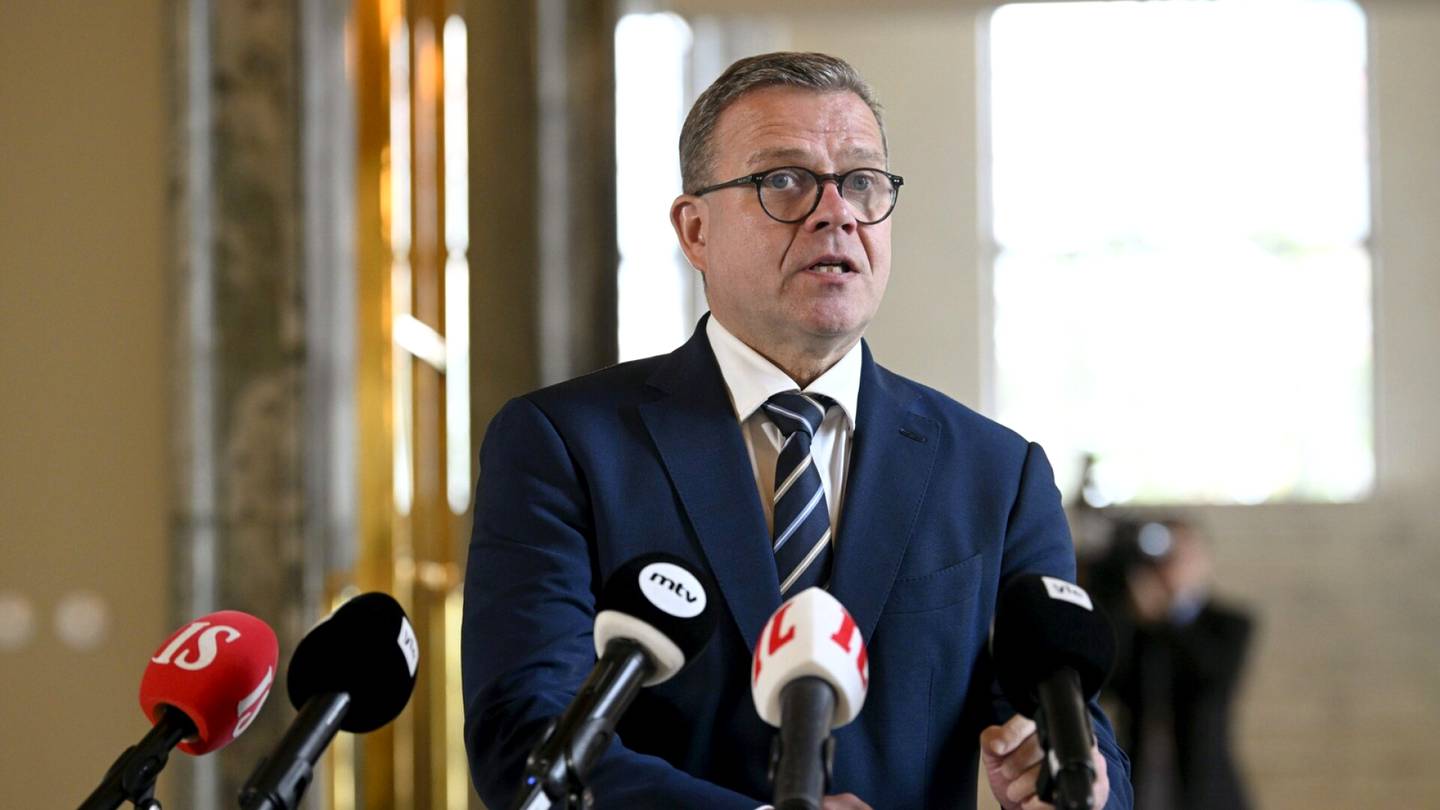 Eduskunta | Pääministeri Orpo kertoo käyneensä juhannuksena ”vakavan keskustelun” ministeri Rydmanin kanssa