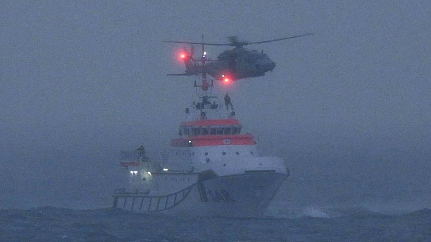 Pohjan­meren laiva­onnettomuus | Neljän kadonneen meri­miehen etsinnät keskeytettiin