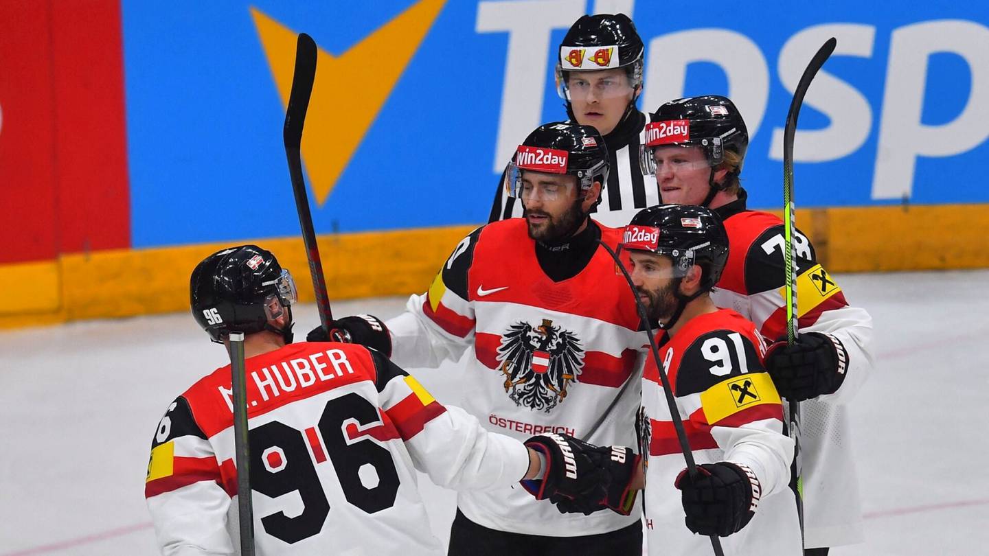 Jääkiekko | MM-kisoissa jättiyllätys – Itävalta takoi päätöserässä viisi maalia Kanadan verkkoon