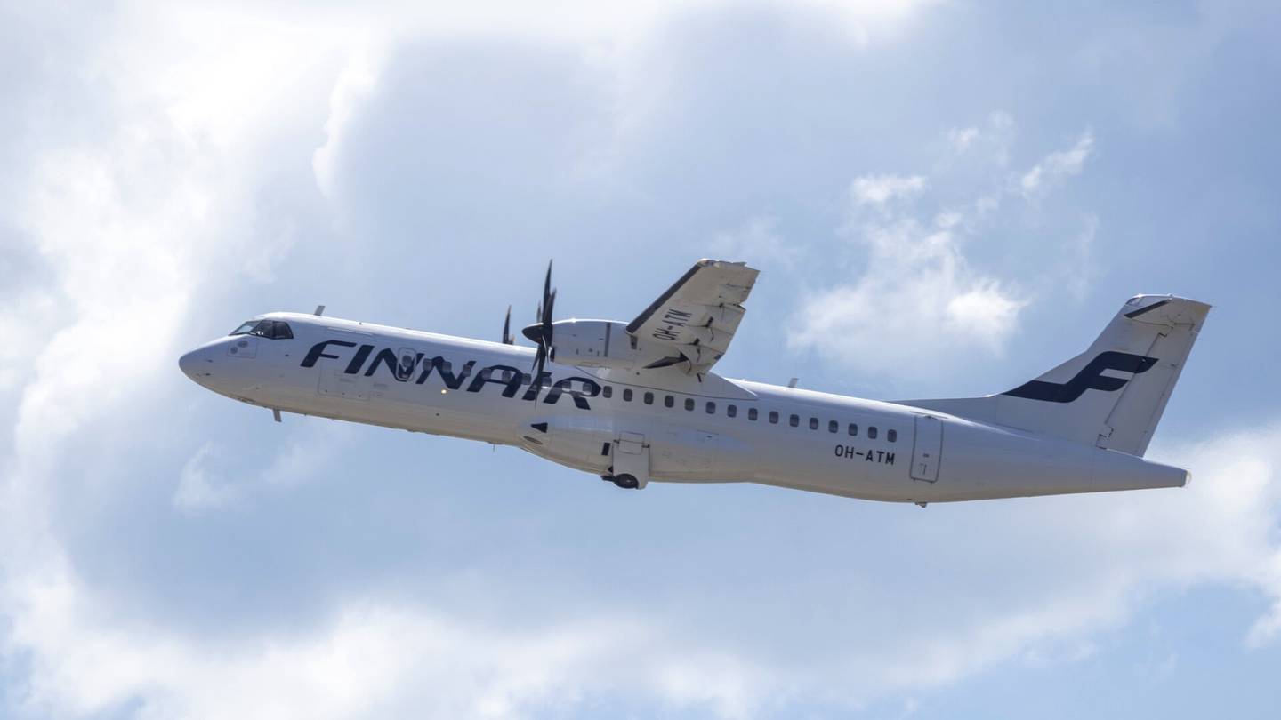 Ilmailu | Finnair keskeyttää lennot Tarttoon kuukaudeksi gps-häirinnän takia