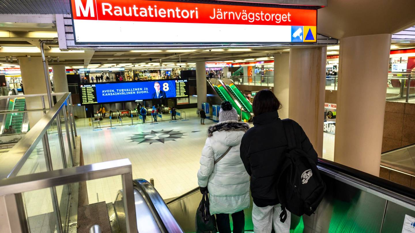 Rautatieasema | Metroaseman sulkeminen koko kesäksi Helsingissä harmittaa matkustajia