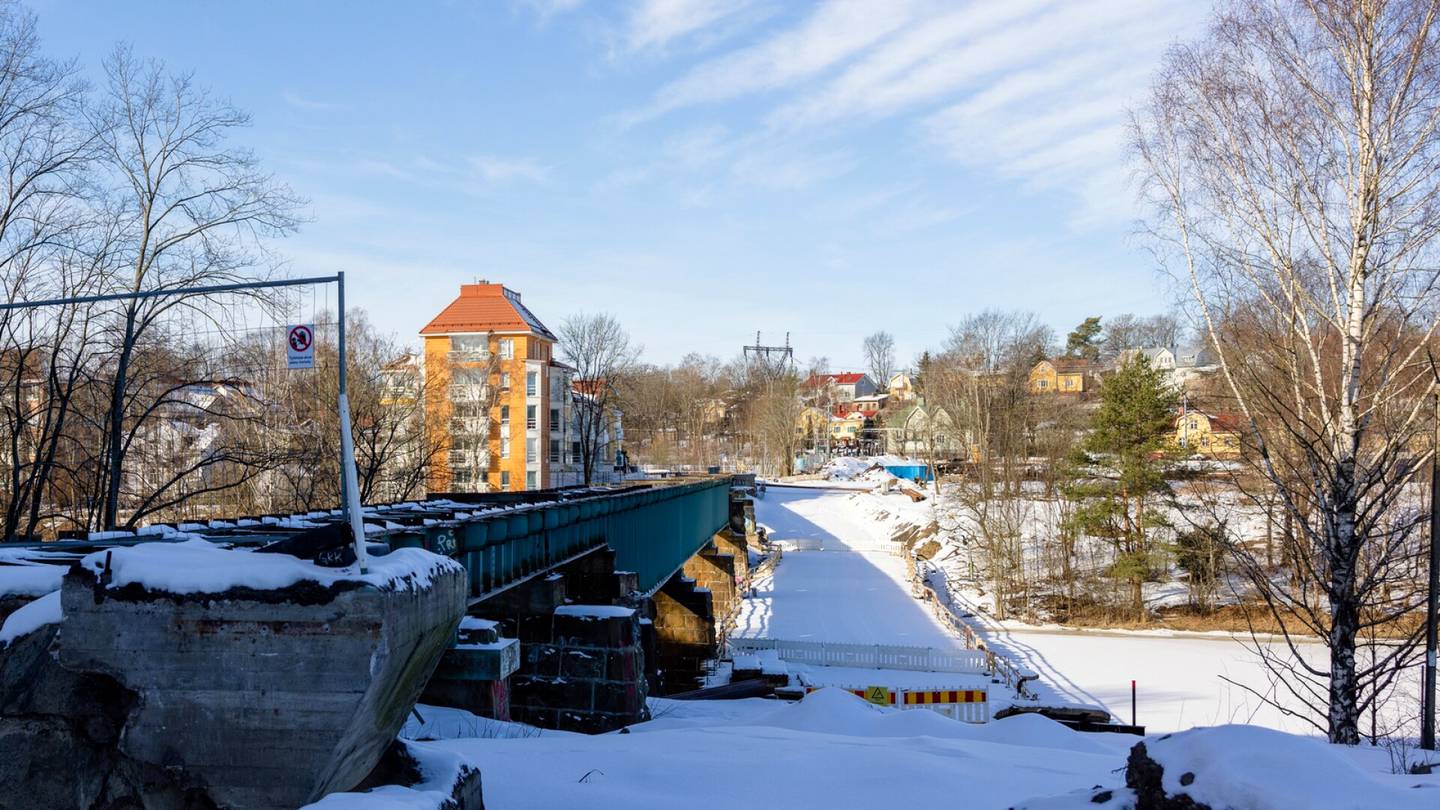 HS Turku | Uusi siltasotku uhkaa pidentää Kupittaan junakaaosta
