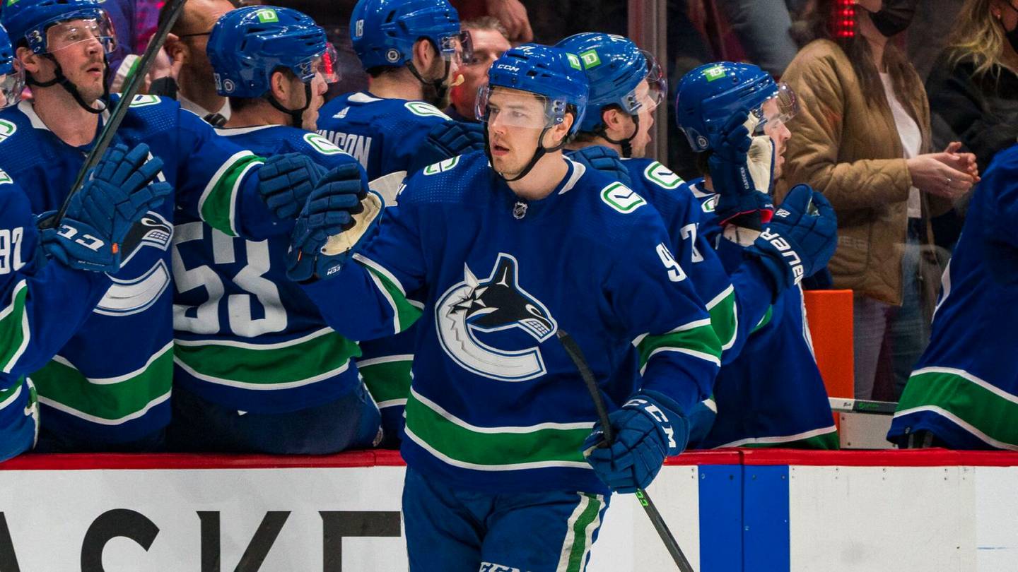 Jääkiekko | Juho Lammikko upotti Toronto Maple Leafsin voittomaalillaan NHL:ssä