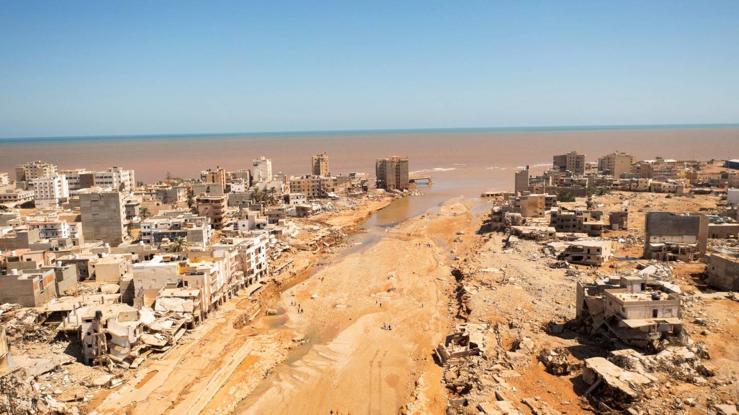 Libyan tulvat | Patojen murtuminen aiheutti valtavaa tuhoa, ja seka­sorto uhkaa avun pääsyä perille