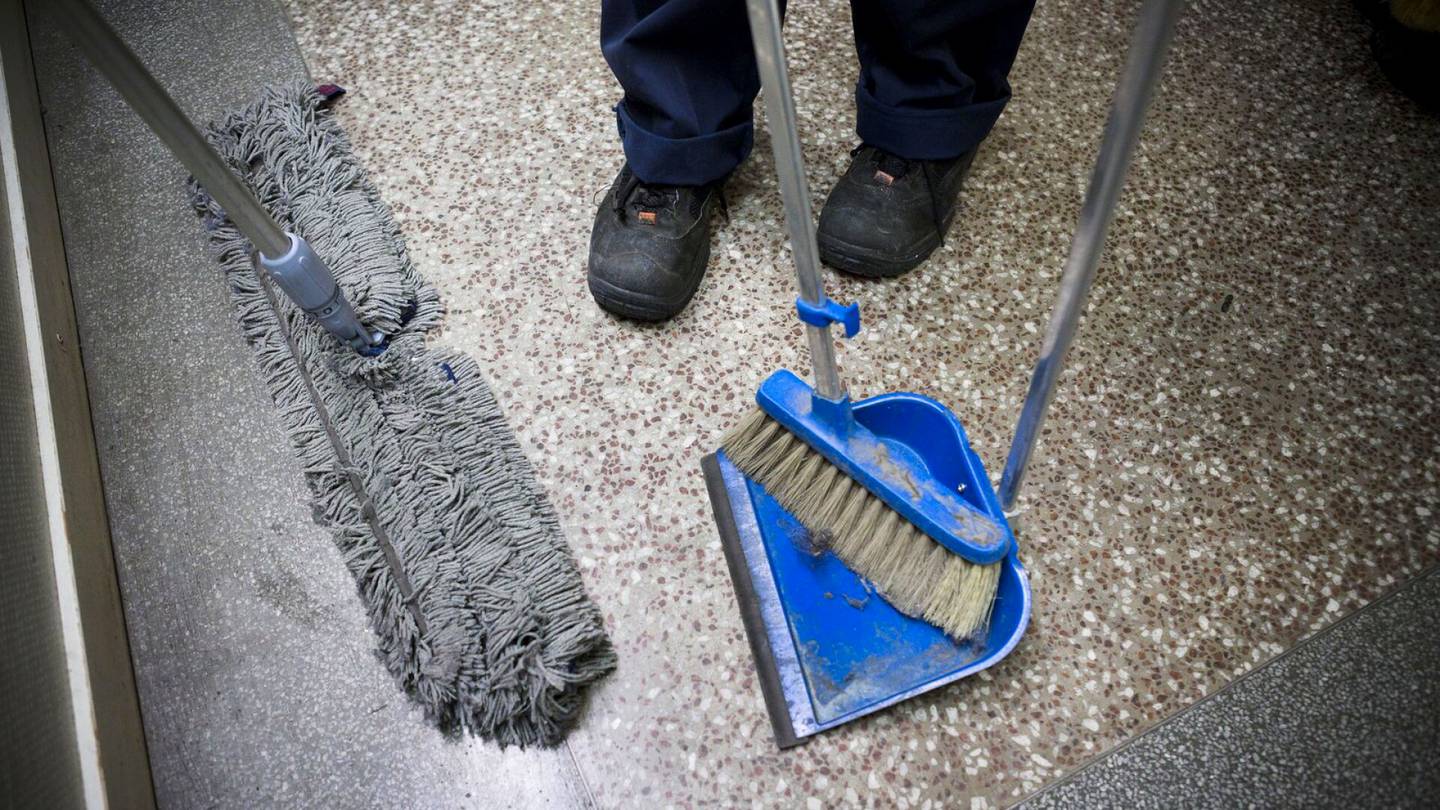 Työtaistelut | Siivoojat ja kiinteistönhoitajat uhkaavat lakolla
