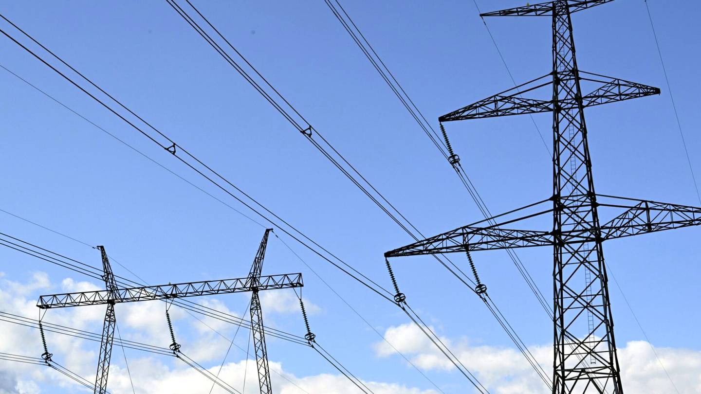 Sähkön hinta | Sähkö maksaa lauantaina keskimäärin alle nolla euroa – grafiikka näyttää tilanteen