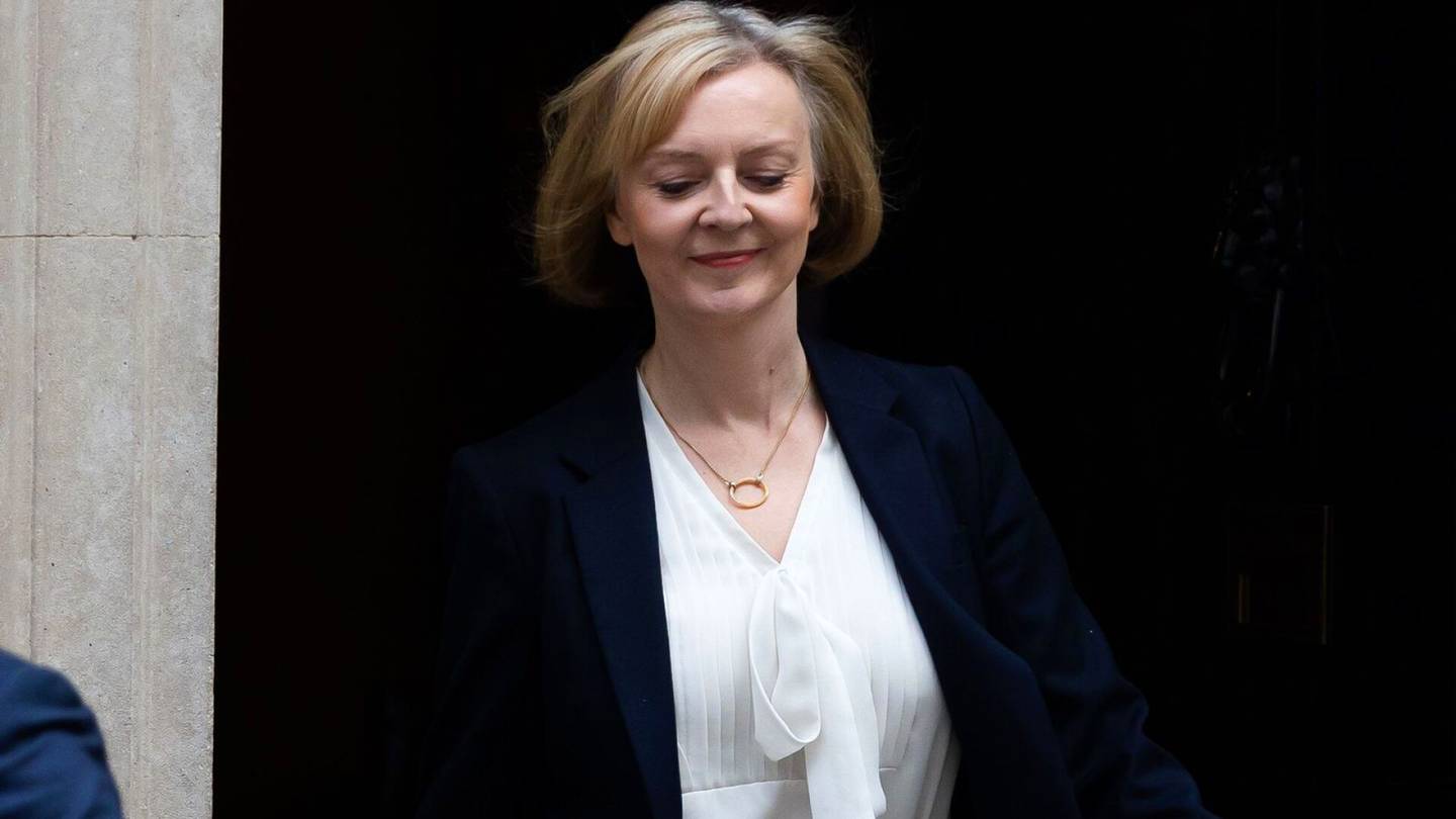 Britannia | Liz Truss on lyhyestä pääministeri­kaudestaan huolimatta oikeutettu huomattaviin vuosi­korvauksiin loppu­elämänsä ajan