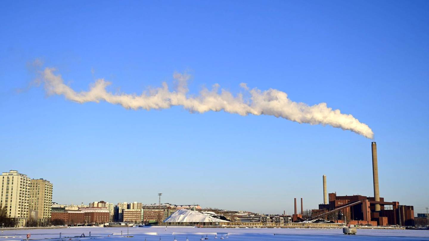 Ympäristö | Helsinkiläisten hiili­jalanjälki on useimpia muita suurempi, vaikka ruuan ja liikkumisen suhteen tehdään fiksuja valintoja