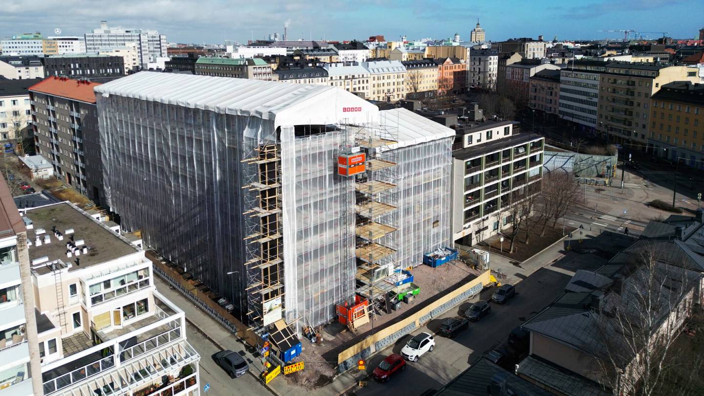 Rakentaminen | Pitkään hylättynä ollut luksusasuntojen työmaa siivottiin Helsingissä