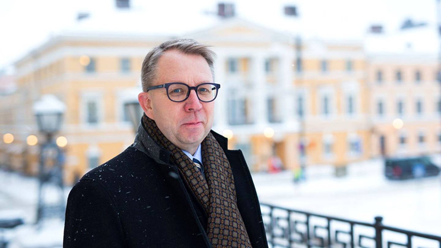 Kunnat | Oulun uudeksi kaupungin­johtajaksi on valittu Seppo Määttä