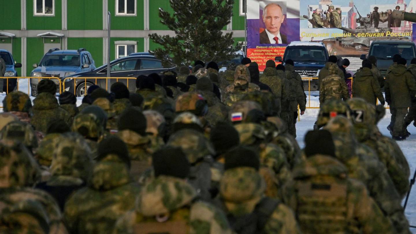 Venäjän hyökkäys | Paikallislähteet: Venäjä aloittamassa 400 000 sopimus­sotilaan rekrytointi­kampanjan