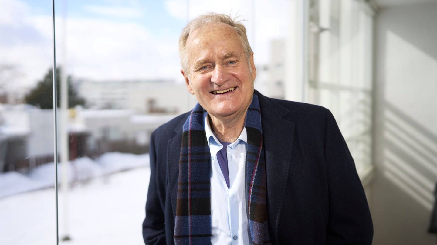 70-vuotias | Juontaja-imitaattori Klaus Thomasson tuli tunnetuksi showmiehenä, mutta nykyään lintujen tarkkailu vie voiton parrasvaloista